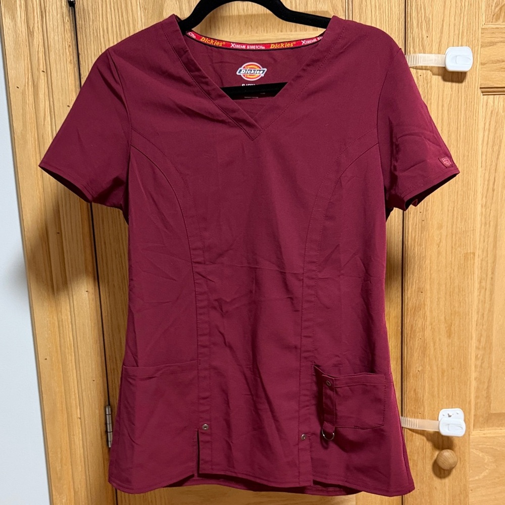 Dickies Women's Short Sleeve V-Neck Scrub Top in Wine